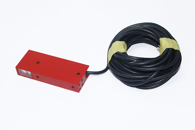 Leuze LS 72/4 E ThroughaLeuze LS 72/4 E Throughbeam photoelectric sensor receiver 50000223beam photoelectric sensor receiver
