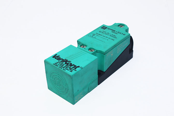 PEPPERL+FUCHS EN 50 044 Inductive sensor