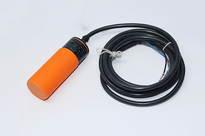 IFM KI5002 Capacitive sensor KI-3015-BPKG/NI
