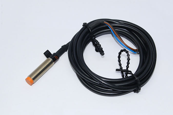 IFM IF5204 Inductive sensor IFK3004-BPOG