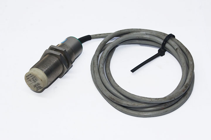 PEPPERL+FUCHS CJ10-30GM-E2 Capacitive sensor