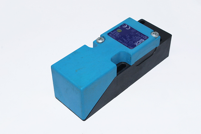 SICK IQ40-15BUP-KK0 Inductive proximity sensors 7902136