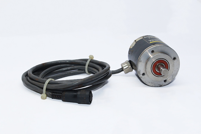 OMRON E6F-AG5C-C Rotary Encoder (Absolute)