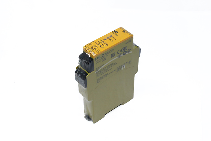 Pilz PZE X4P 24VDC 4n/o Safety Relay 777585