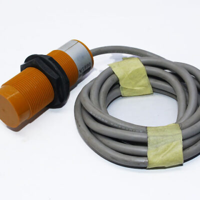 OMRON E2K-X15MF1 CAPACITIVE SENSOR