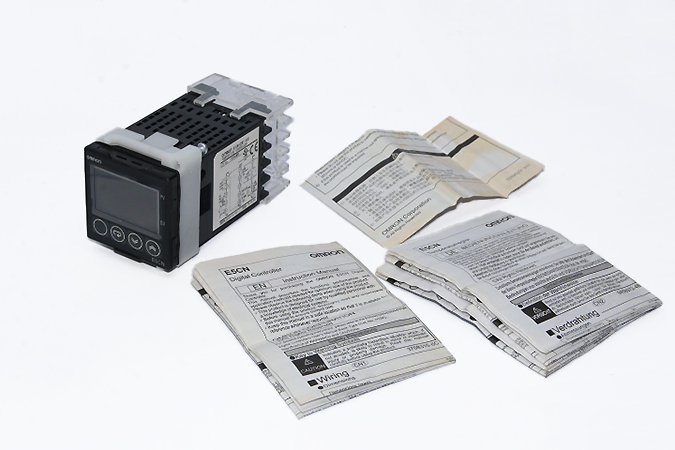 OMRON E5CN-Q2MT-500 Digital Temperature Controller (100 TO 240V)