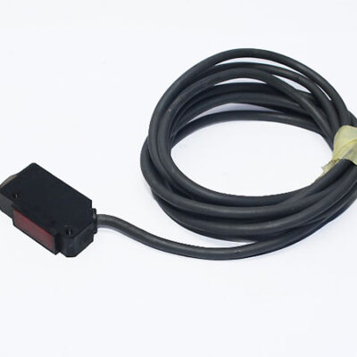 OMRON E3V3-R81 Photoelectric Sensor