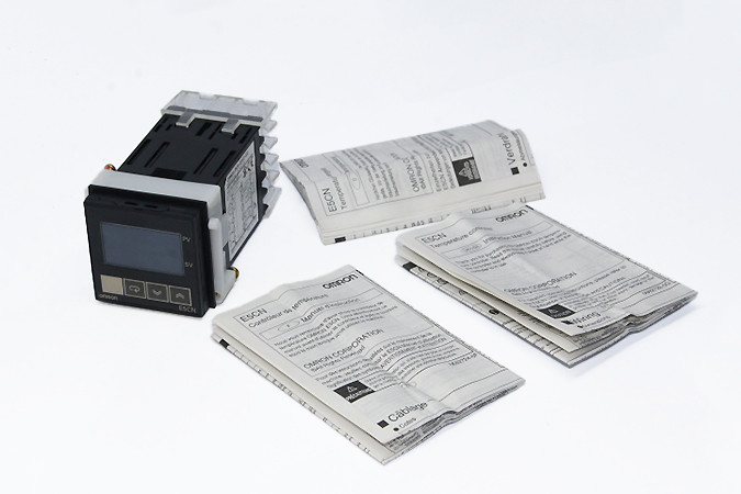 OMRON E5CN-R2MTC-500 Digital Temperature Controller (100 TO 240V)