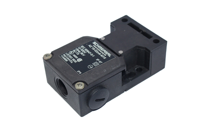SCHMERSAL AZ 16-02ZVK-M16 SAFETY SWITCH 1154699