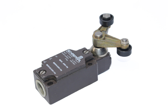 SCHMERSAL M3V4D 330-11Y LIMIT SWITCH