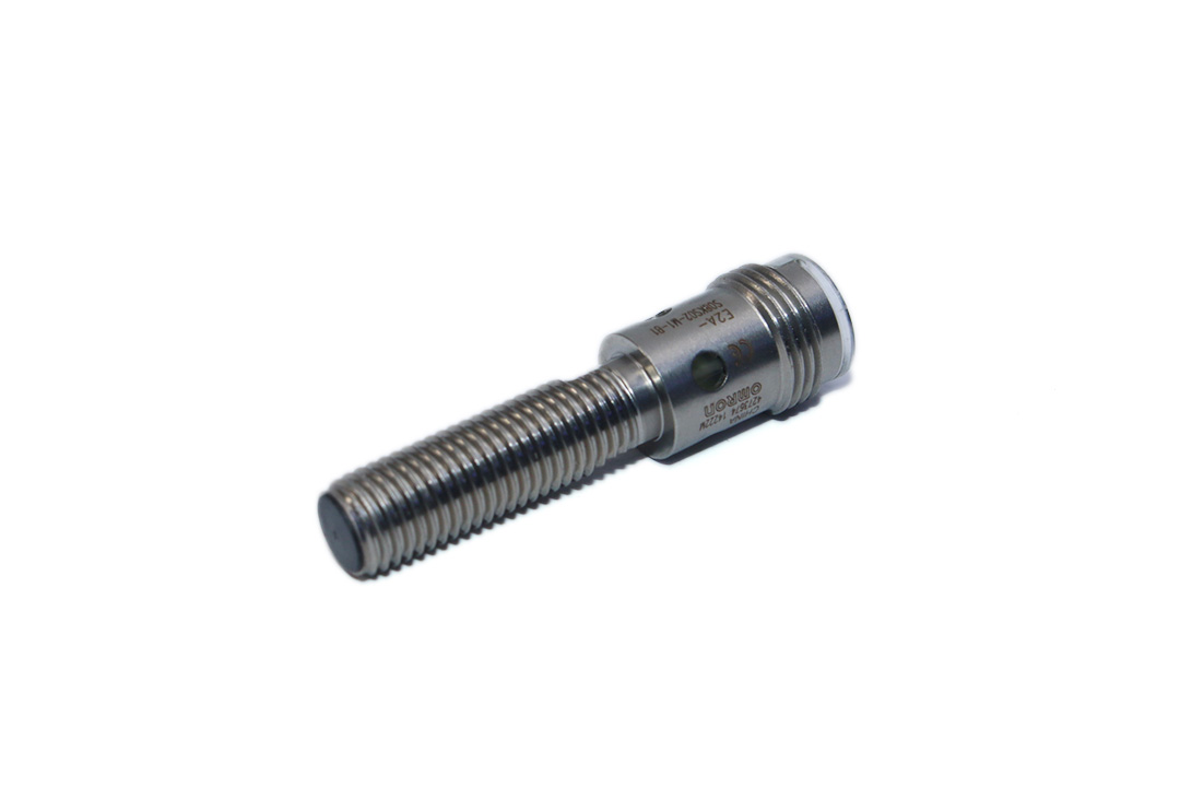OMRON E2A-S08KS02-M1-B Proximity sensor