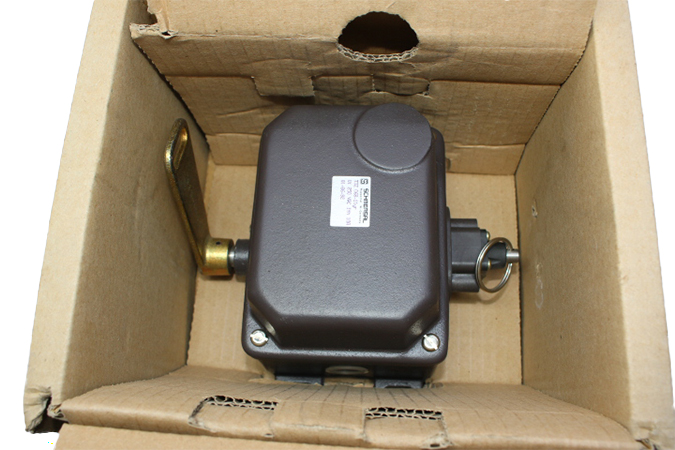 SCHMERSAL T3Z 068-11YR TRIP WIRE PULL SWITCH 101087877