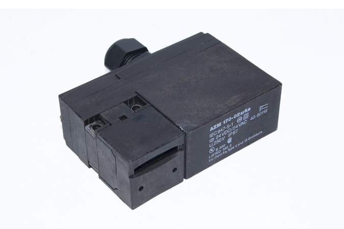 SCHMERSAL AZM 170-02ZRKA 24VAC/DC SOLENOID INTERLOCK 101141020