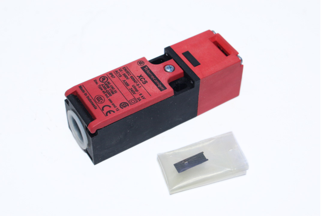 TELEMECANIQUE XCS-PA791 SAFETY SWITCH