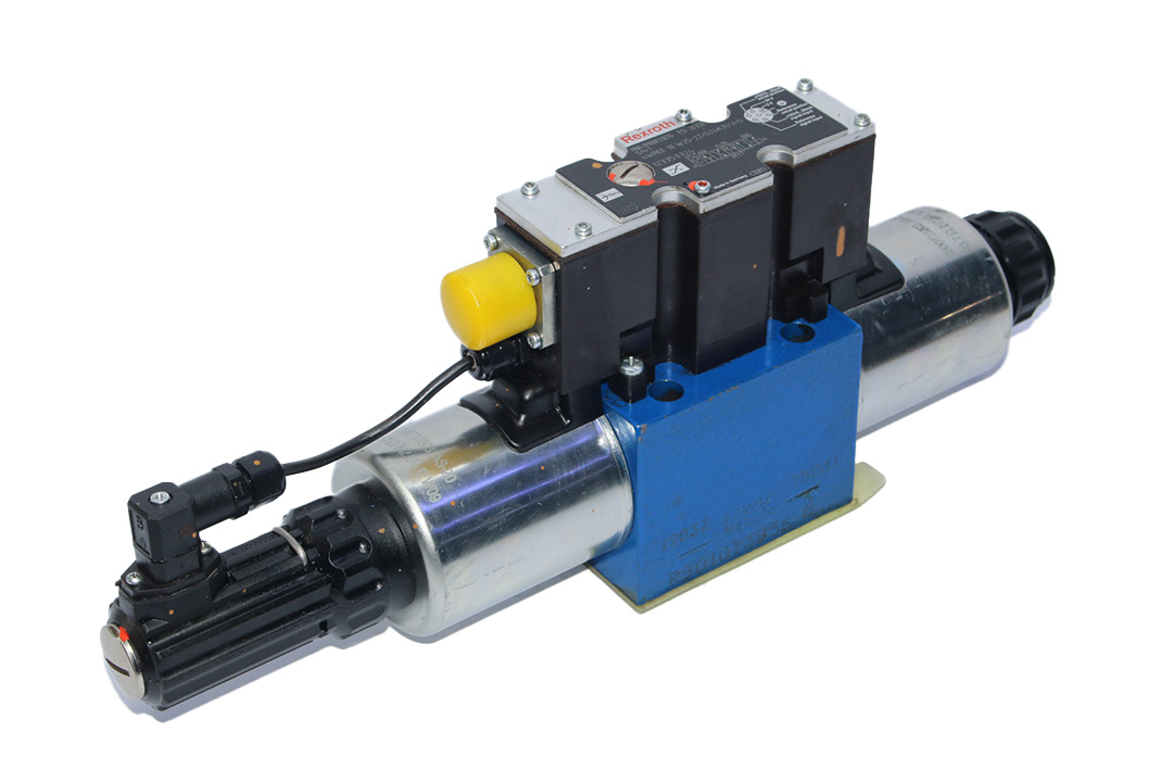 REXROTH R900933074 PROPORTIONAL DIRECTIONAL VALVE 4WREE 10 W25-22/G24K31/A1V