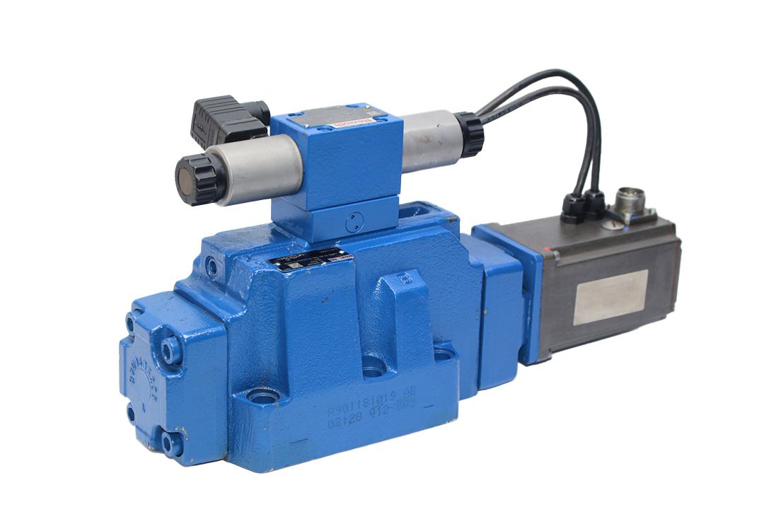 REXROTH R900972658 4WRAP 6 W7-07-30=G24K4/M=00 PROPORTIONAL DIRECTIONAL VALVE R900245067 4WRKE 25 W8-350L-35/6EG24EK31/A1D3M