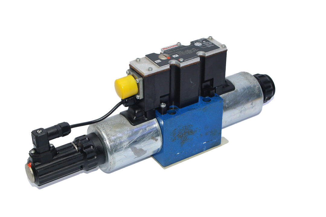 REXROTH R900933075 PROPORTIONAL DIRECTIONAL VALVE 4WREE 10 V25-22/G24K31/A1V