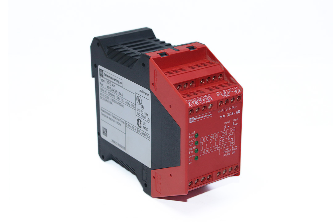 TELEMECANIQUE XPSAK351144 EMERGENCY STOP XPS-AK