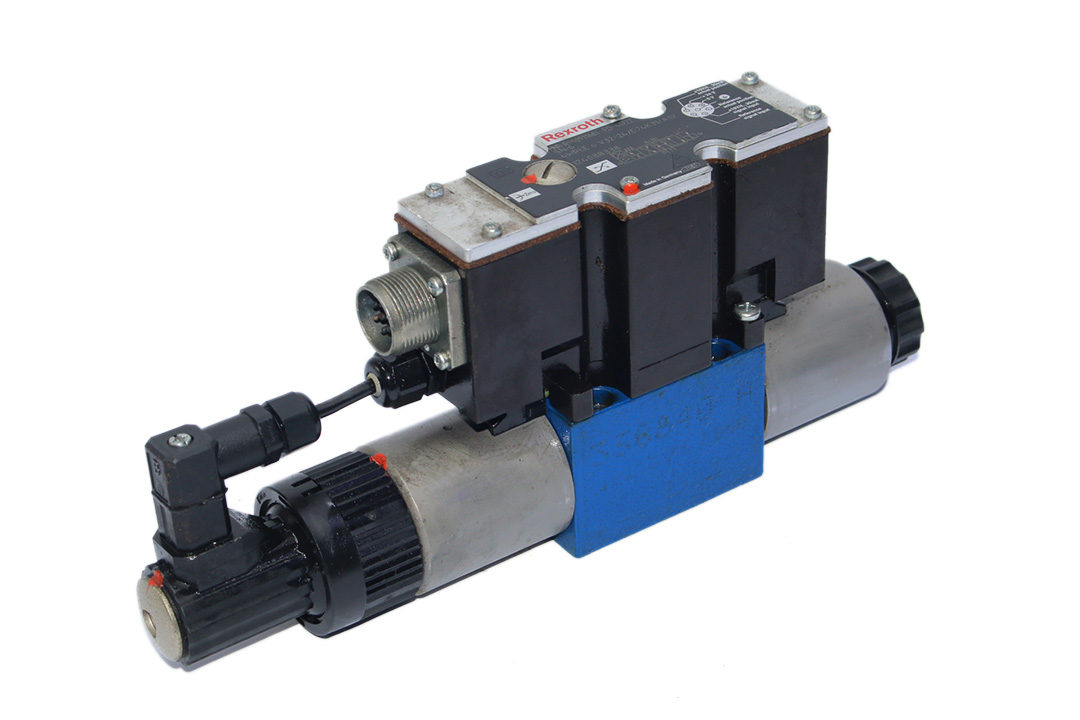 REXROTH R900911681 PROPORTIONAL DIRECTIONAL VALVE 4WREE 6 V32-24/G24K31/A1V