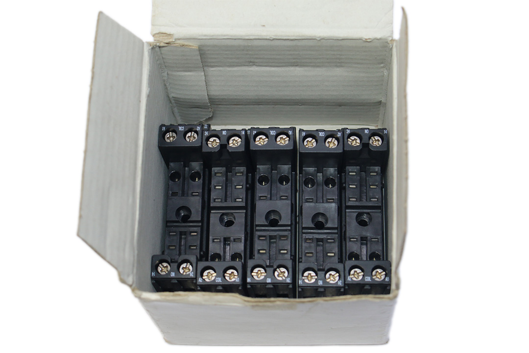 ELESTA ZGE007 RELAY 154403 300VAC 12A