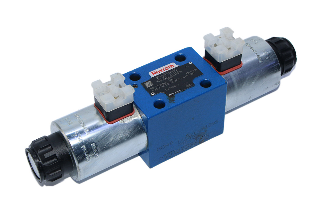 REXROTH R901033865 PROPORTIONAL DIRECTIONAL VALVE 4WRA 10 E30-22/G24K4/V-589