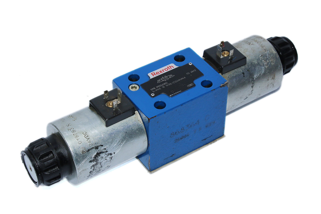 REXROTH R900563805 DIRECTIONAL CONTROL VALVE 5-4WE 10 W33/CG24N9K4