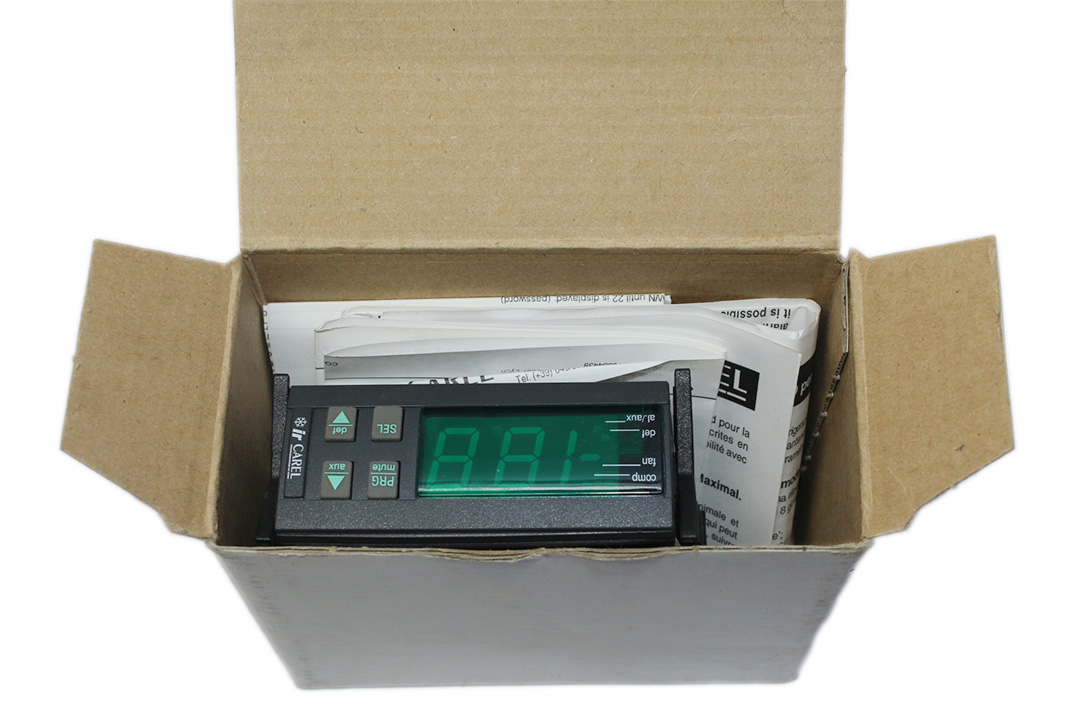 CAREL IR32CEM100 TEMPERATURE CONTROLLER