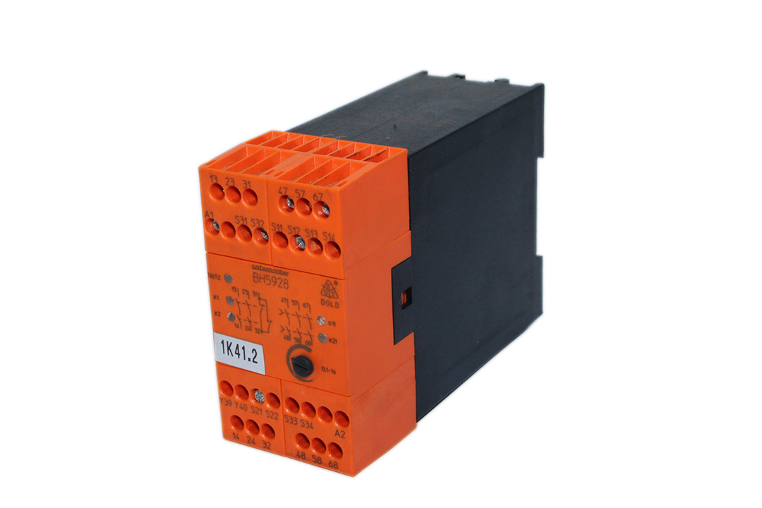 DOLD BH 5928.92 EMERGENCY STOP MODULE WITH TIME DELAY