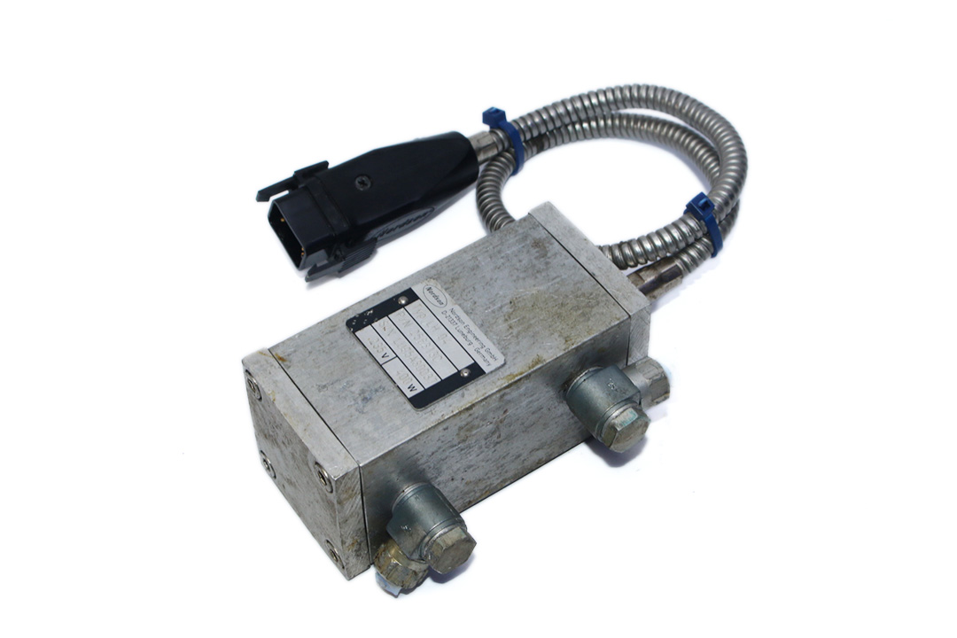 NORDSON LH 04 HOT GLUE DESPENSER MODULE 256313C