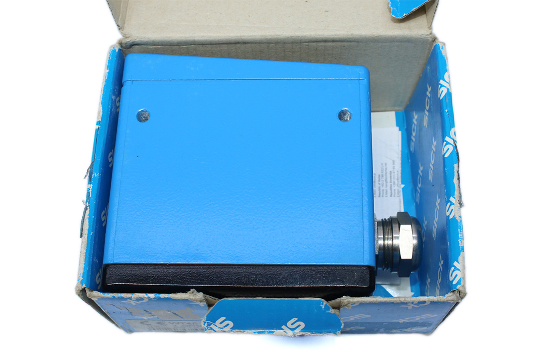 SICK WT45-R260 Photoelectric proximity sensor 1009107