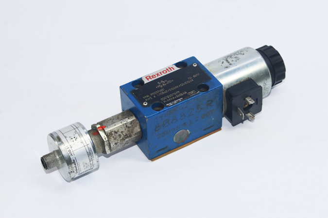 REXROTH 4WE 6 U10B62/EG24K4QM0G24 DIRECTIONAL CONTROL VALVE R900574631