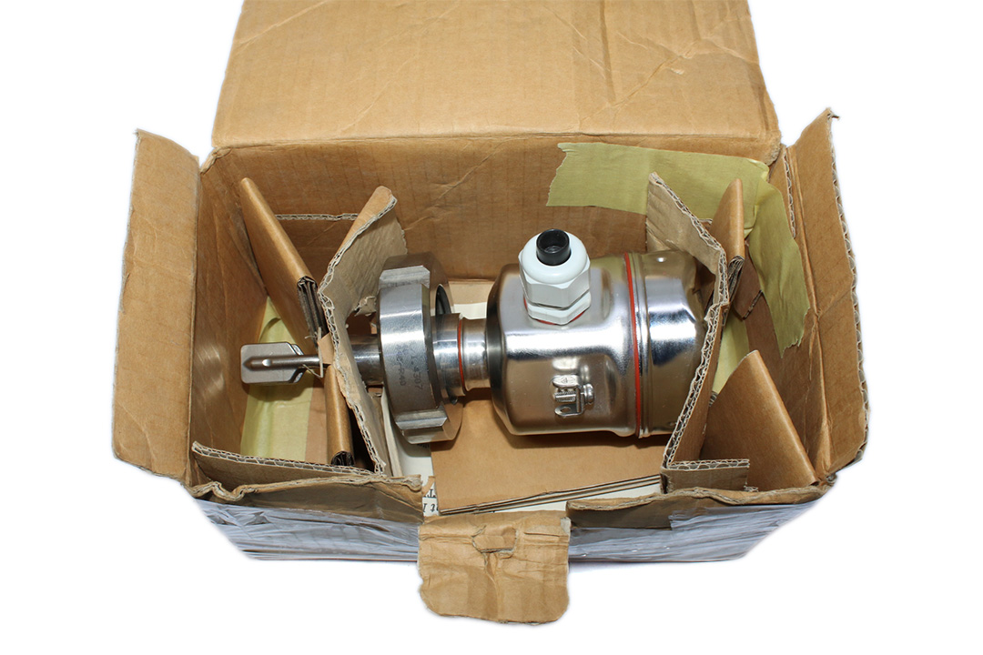 Endress+Hauser FTL50H-GMC2AC8G6A VIBRONIC POINT LEVEL SWITCH 943492-9000