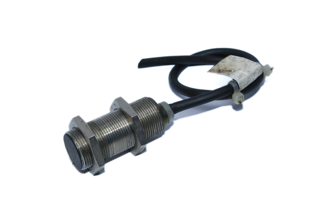BALLUFF BES M18MG-GSC70B-BP00,3-GS04 Inductive proximity switches and proximity sensors BES006C