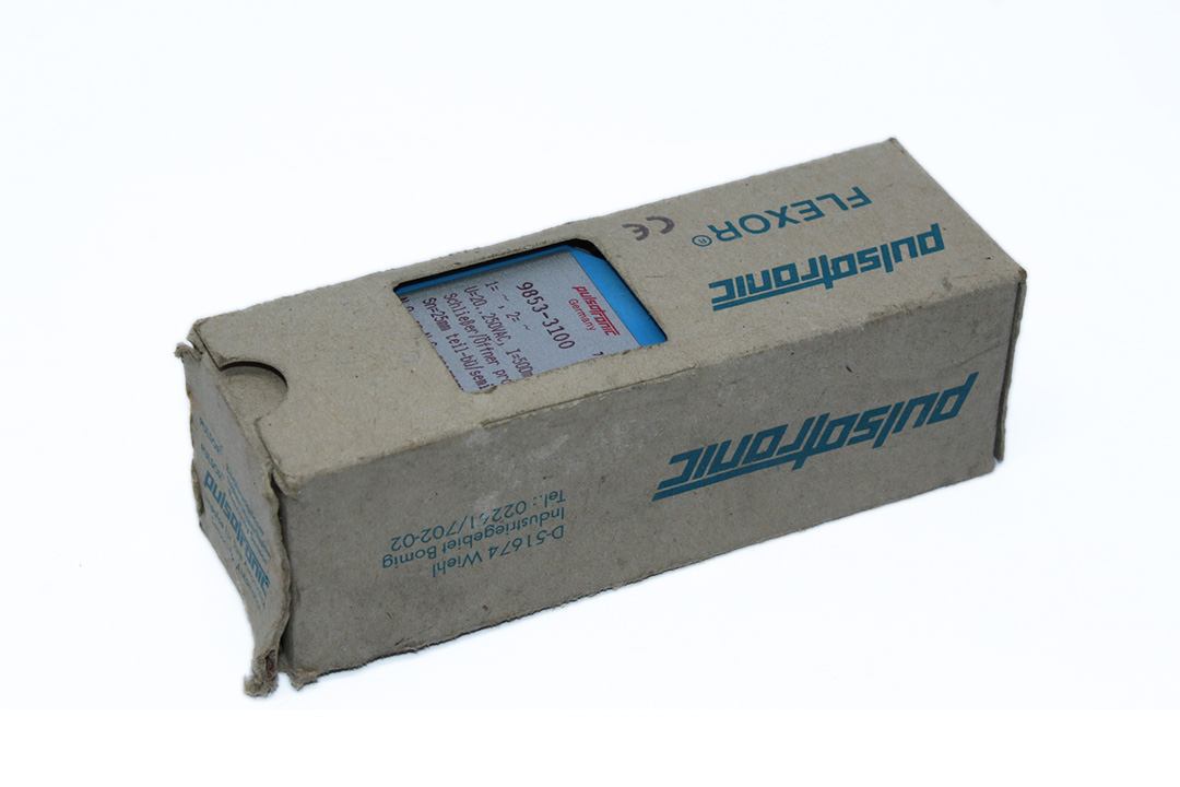 Pulsotronic 9853-3100 inductive sensor