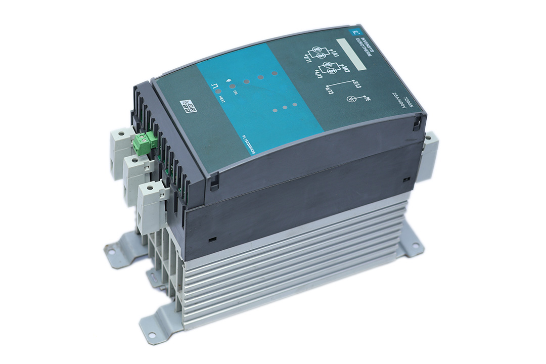EUROTHERM 7200S THREE PHASE SOLID STATE RELAY 7200S/25A/400V/XXXX/3D/FUSE/LDC/GER/NONE//////NONE/NONE////////////////////
