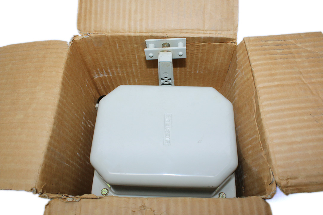 SIEMENS 3SJ1O 3O-1AV CABLE PULL EMERGENCY SWITCH 500V 10A