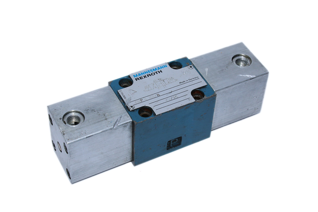 REXROTH 4WP6J53/N DIRECTIONAL CONTROL VALVE
