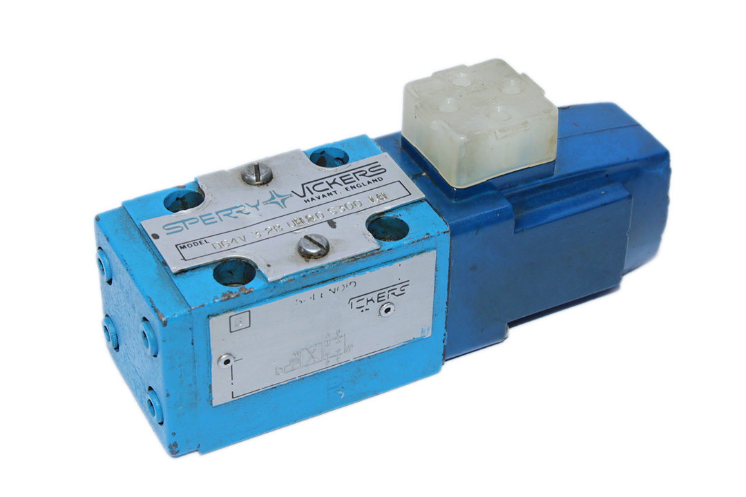 VICKERS DG4V 3 2B UH20 S300 LH SOLENOID OPERATED DIRECTIONAL VALVE
