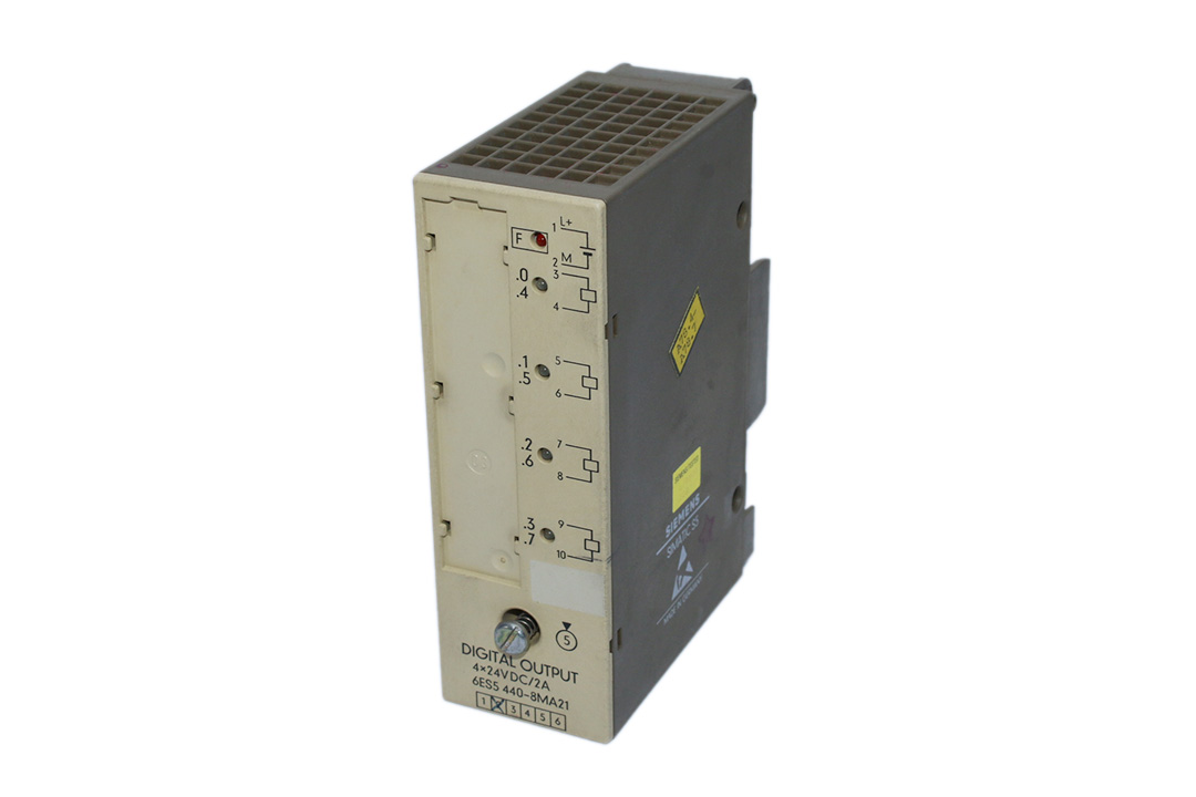 SIEMENS 6ES5 440-8MA21 DIGITAL OUTPUT MODULE