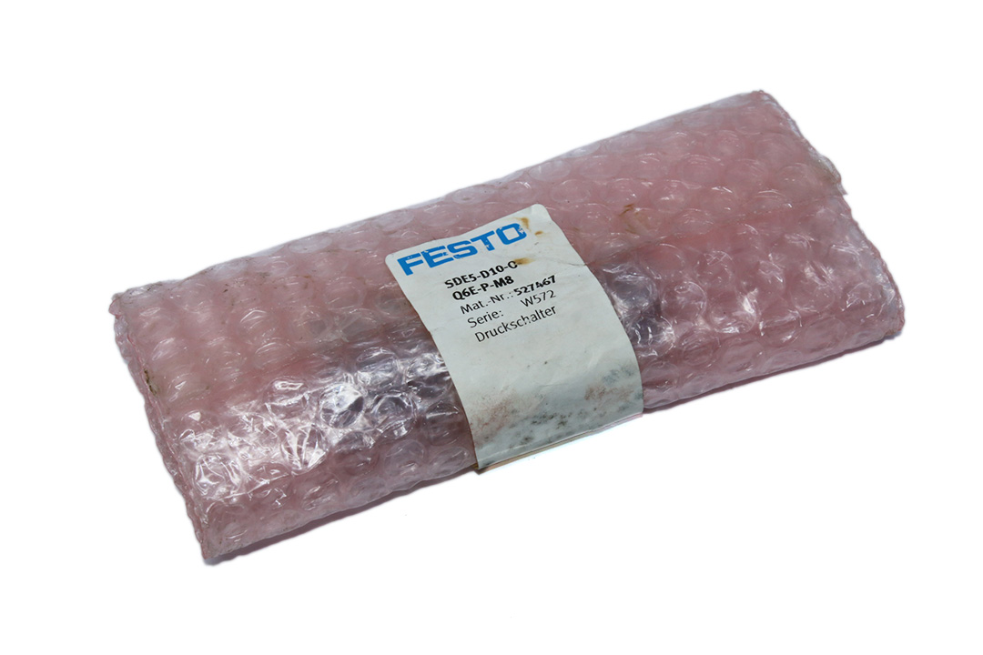 FESTO SDE5-D10-O-Q6E-P-M8 PRESSURE SENSOR 527467