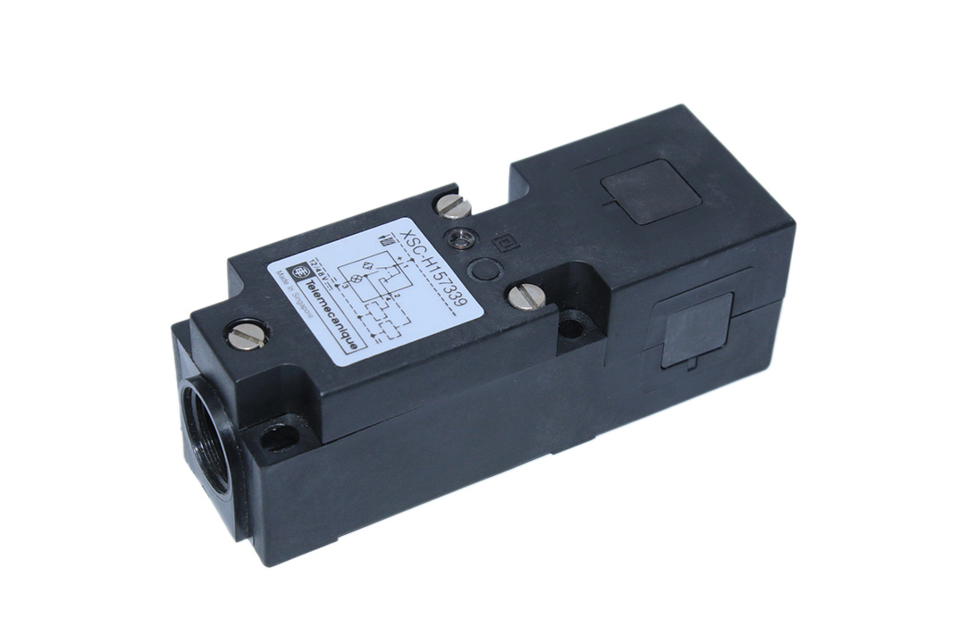TELEMECANIQUE XSC-H157339 Inductive proximity sensors