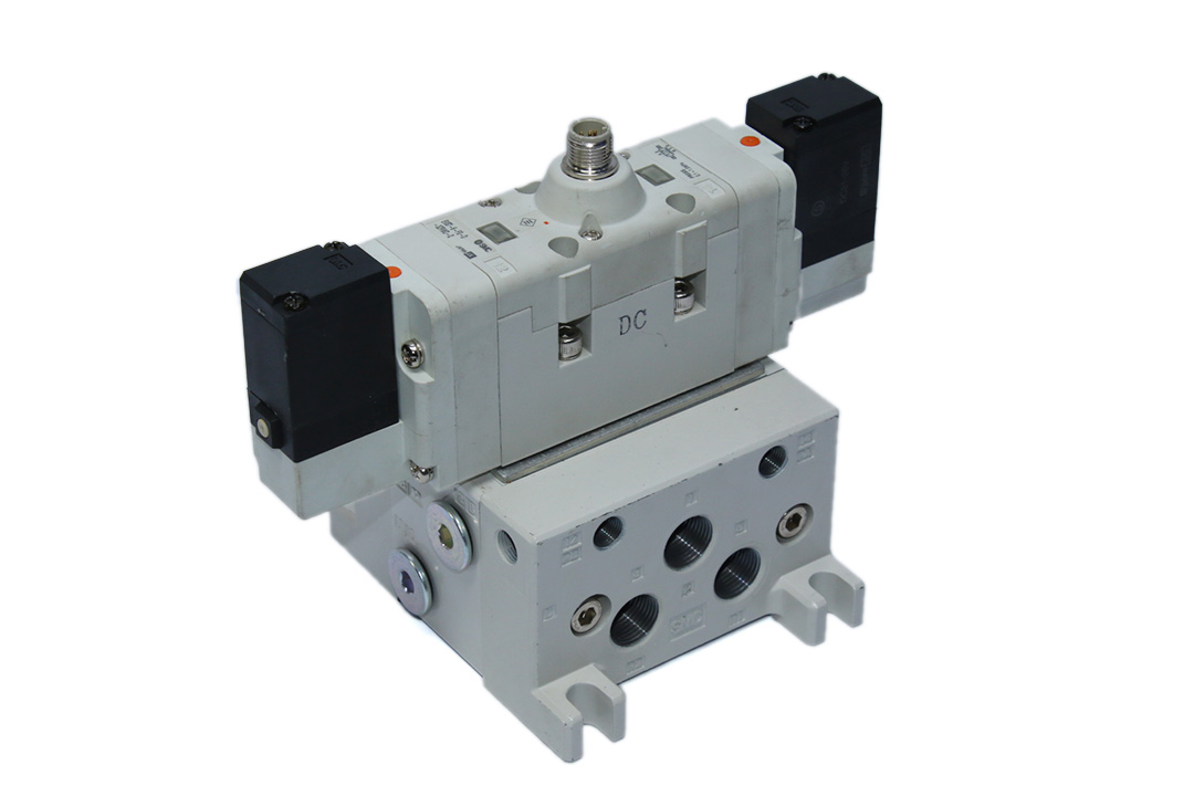 SMC EVS7-6-FG-D-3ZRM0-Q DOUBLE SOLENOID VALVE