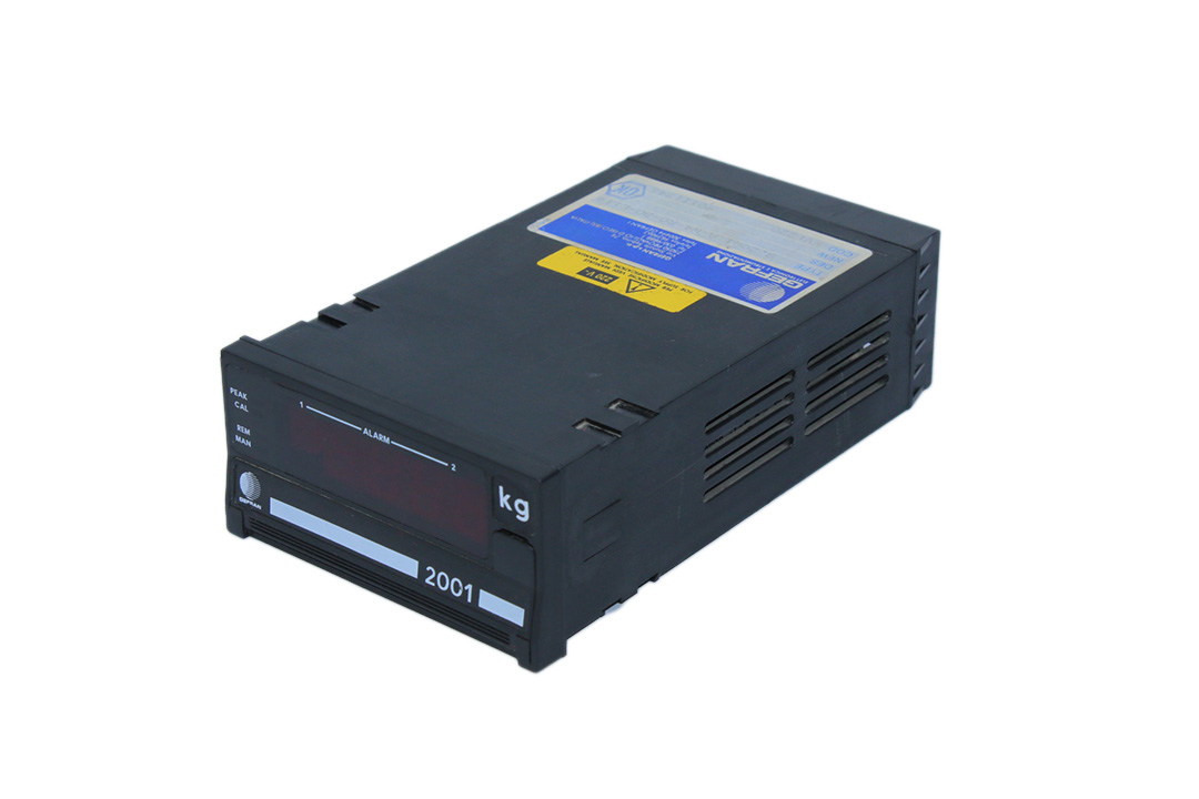 GEFRAN S.2001 A-W4-RO-BO-L114 TEMPERATURE CONTROLLER