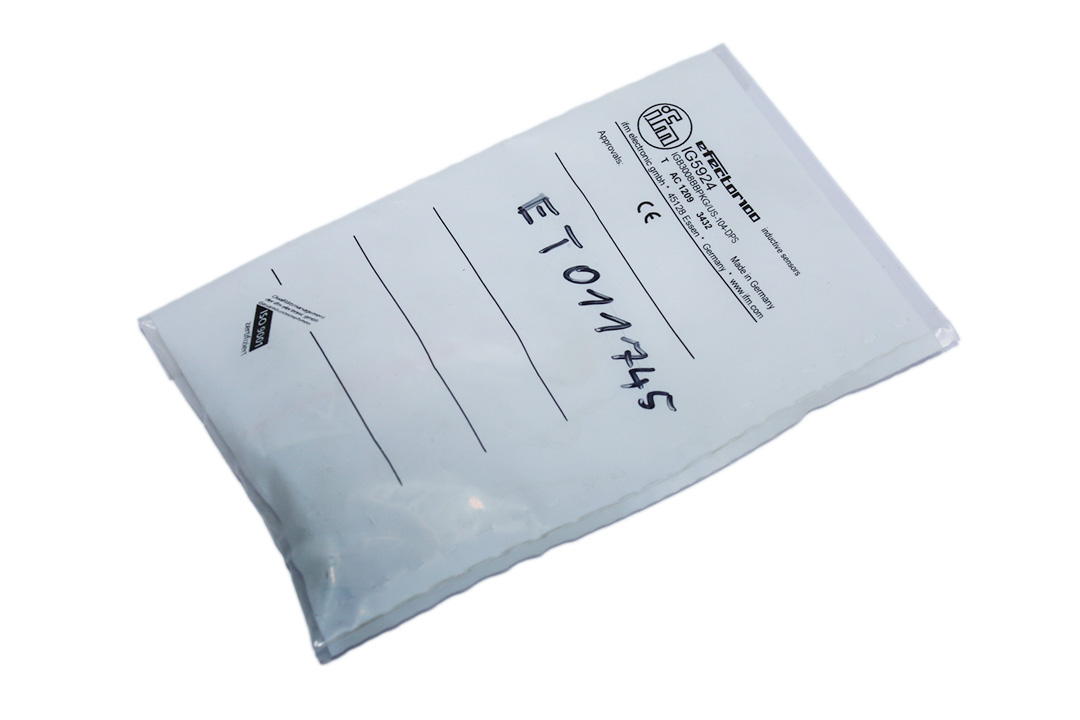 IFM IG5924 INDUCTIVE SENSOR IGB3008BBPKG/US-104