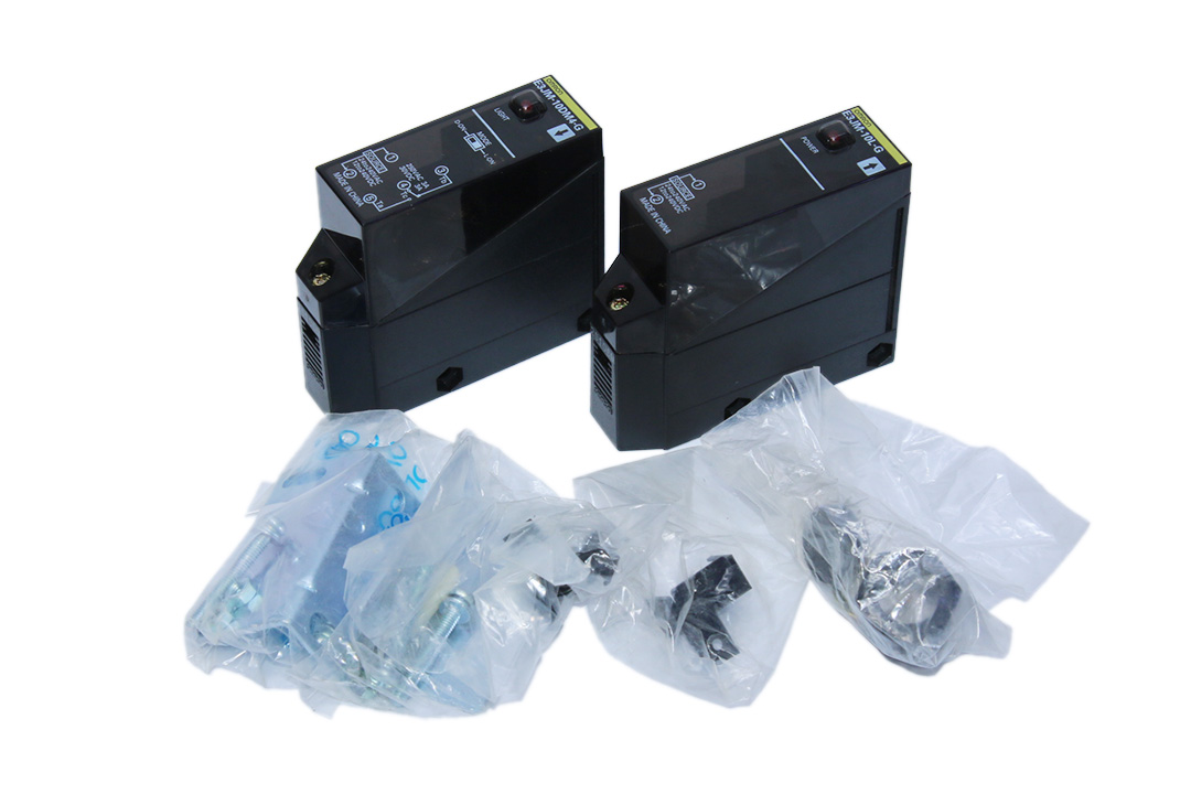 OMRON E3JM-10M4-G Photoelectric Sensor