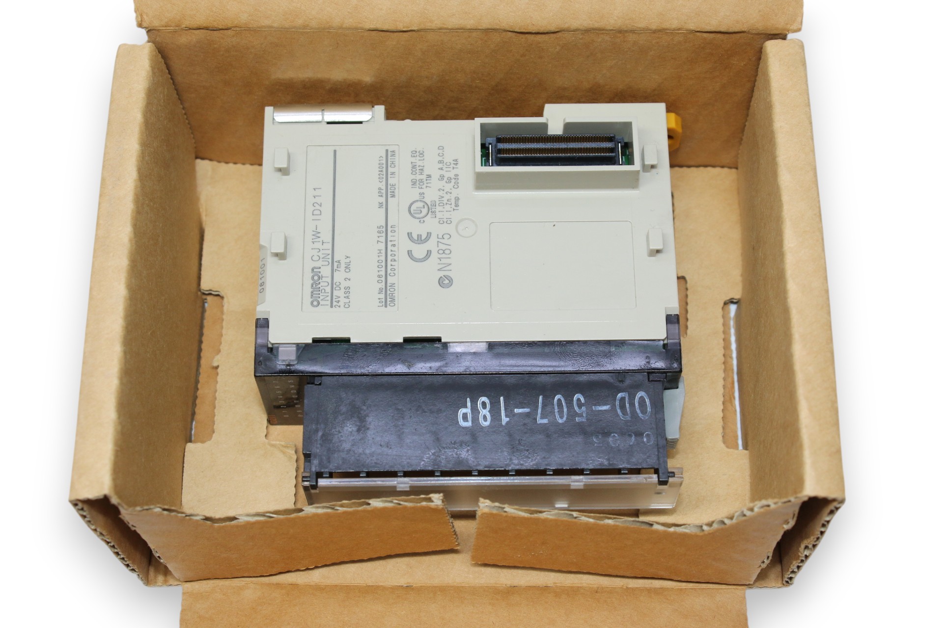 OMRON CJ1W-ID211 DIGITAL OUTPUT UNIT
