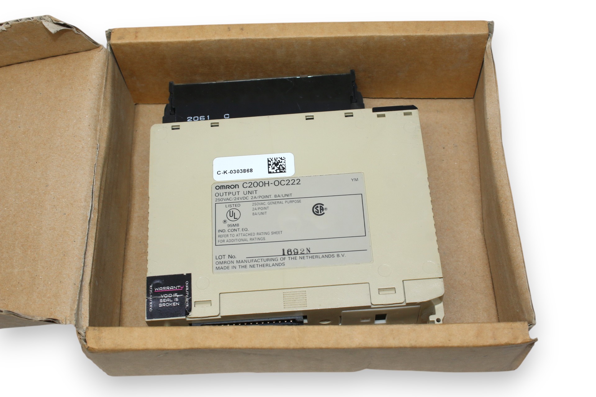 OMRON C200H-OC222 OUTPUT MODULE