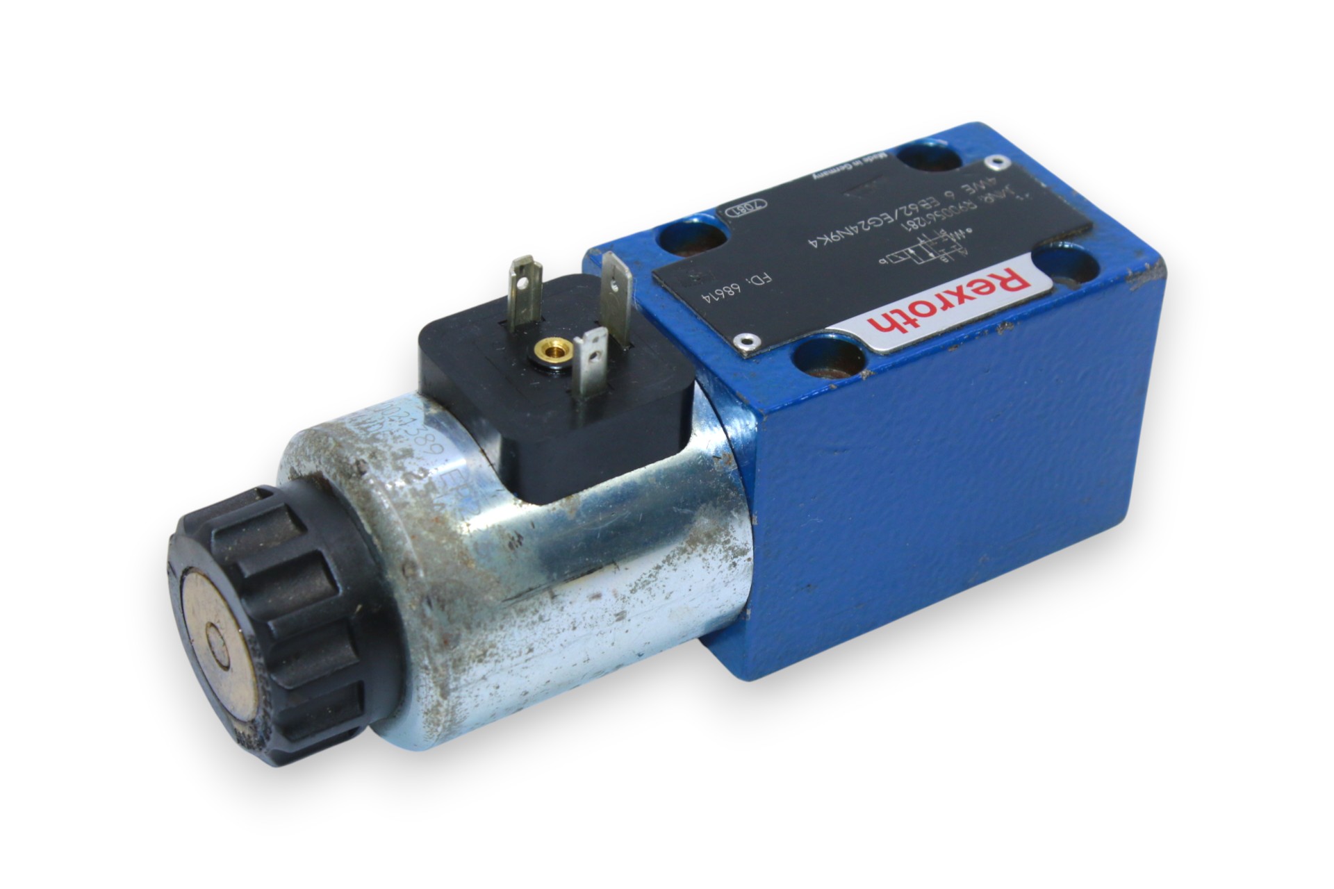 REXROTH R900561281 DIRECTIONAL CONTROL VALVE 4WE 6 EB62/EG24N9K4