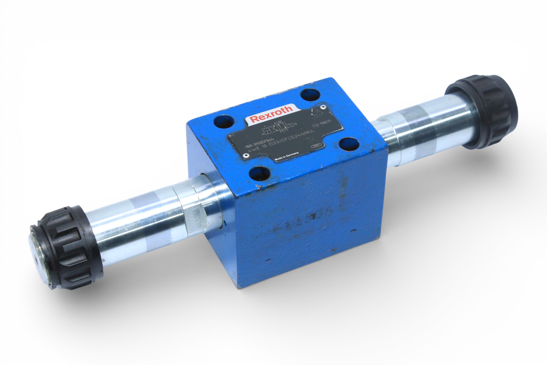 REXROTH 4WE10D33/OFCG24N9K4 DIRECTIONAL CONTROL VALVE R900591664 (WITH OUT COIL)