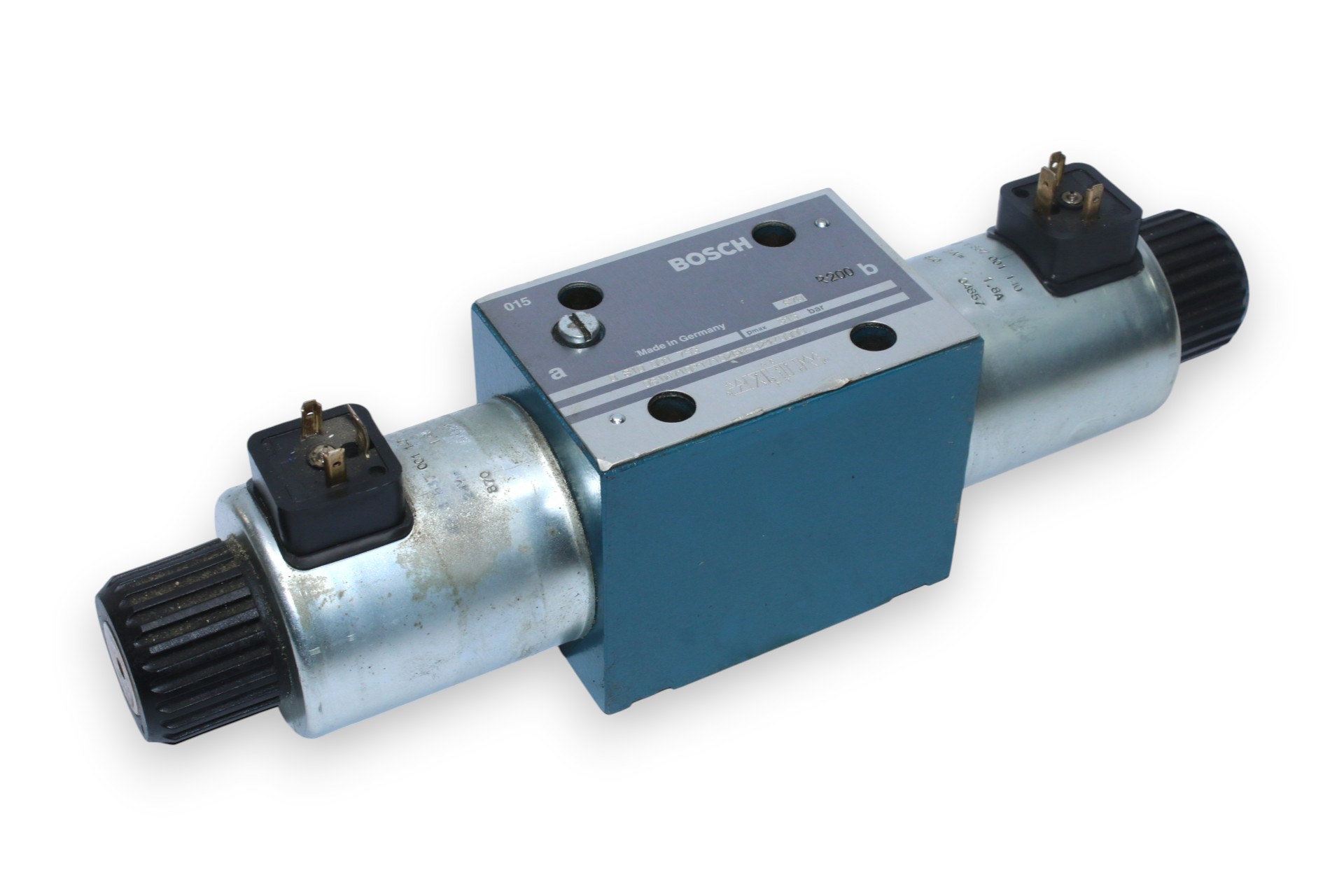 BOSCH 0810 001 793 DIRECTIONAL CONTROL VALVE 081WV10P1V1026WS024/00D0